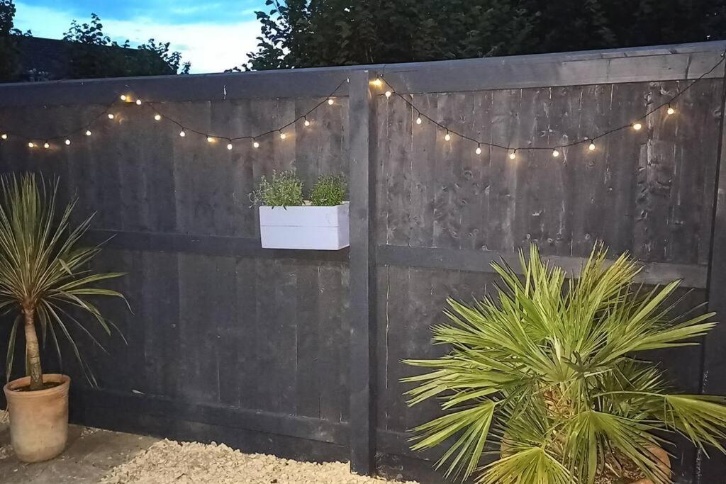 The Old Bar In Wiltshire - 1 Bedroom Guesthouse Chippenham  Exteriör bild