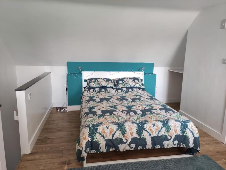 The Old Bar In Wiltshire - 1 Bedroom Guesthouse Chippenham  Exteriör bild